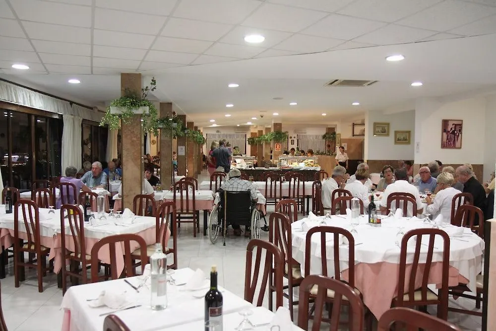 Hotel Univers Ρόζες