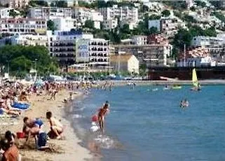 Hotel Univers Ρόζες