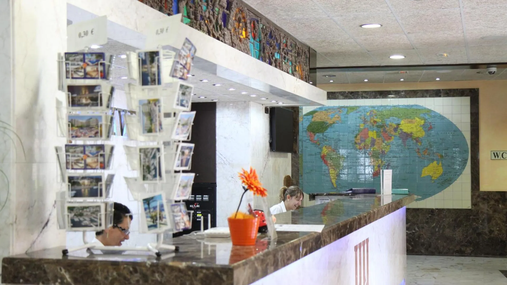 Hotel Univers Ρόζες