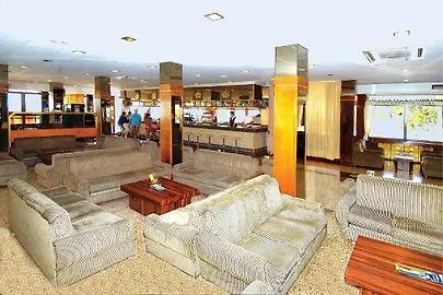 Hotel Univers Ρόζες