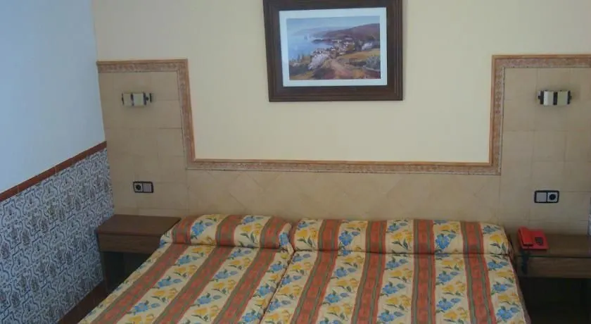 Hotel Univers Ρόζες